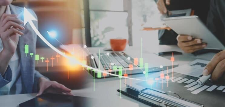 people working on trade on virtual forex chart